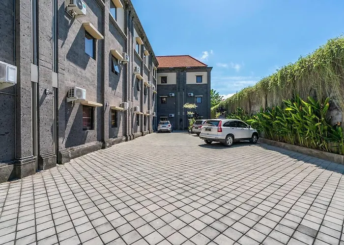 Ganandra Hotel